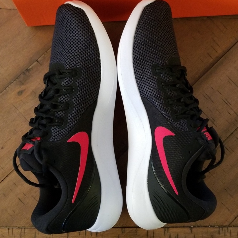 ๐๏ธ Mens Nike Lunar Apparent Shoes - Picture 3 of 6